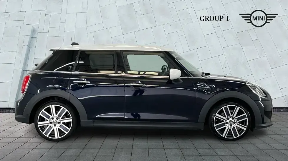 Usado Mini Cooper Exclusive 134 HP (98 kW) 2023 Preto Citadino