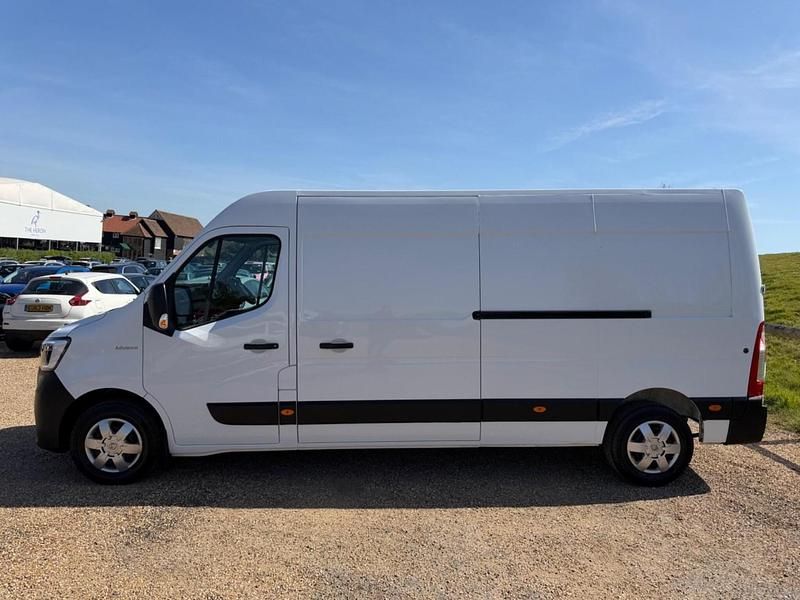 Used Renault Master 2023 White MPV