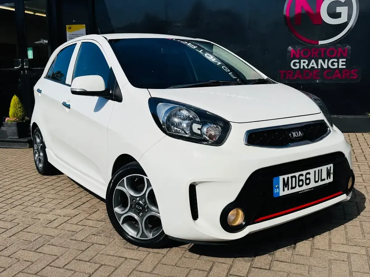 Used Kia Picanto Sport 84 HP (61 kW) 2017 White Hatchback