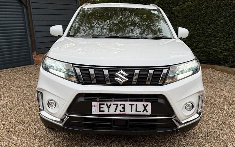 Used Suzuki Vitara SZ-T 116 HP (85 kW) 2023 White SUV