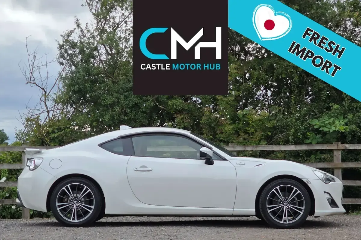 Used Toyota GT86 GT 200 HP (147 kW) 2015 White Coupe