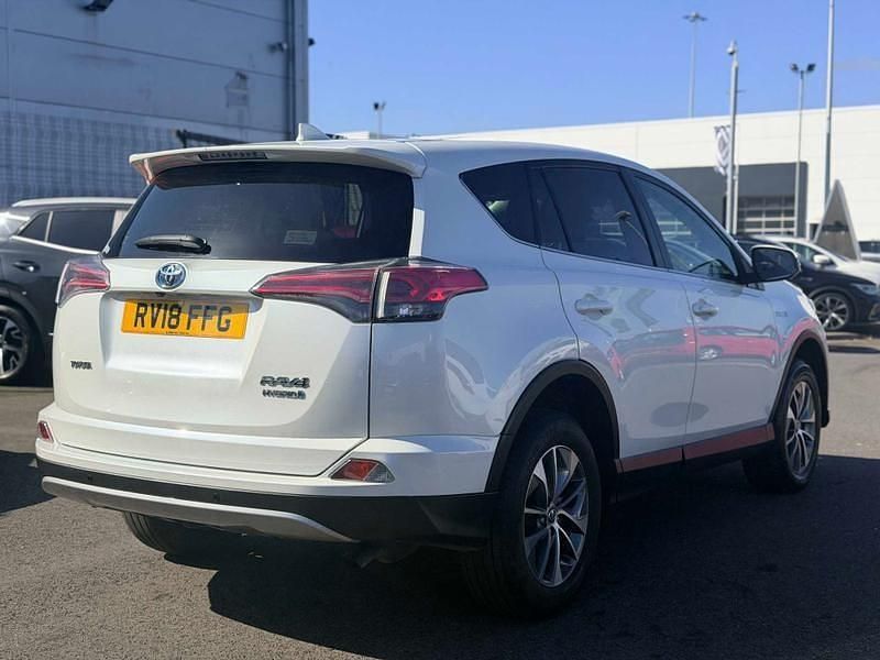 Used Toyota RAV4 Hybrid 2018 White SUV