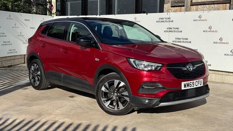 Red Used 2020 Vauxhall Grandland X SRi SUV | £10,495 (Good price) - Image 1/4