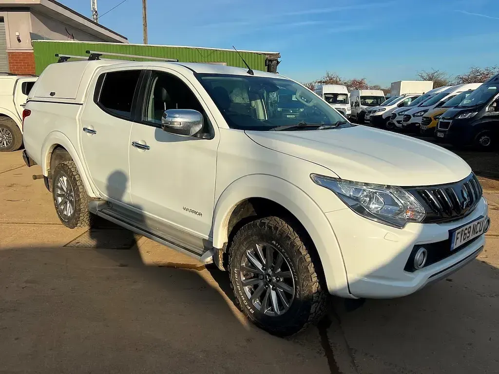 Begagnad Mitsubishi L200 Warrior 178 HK (130 kW) 2019 Vit Pickup
