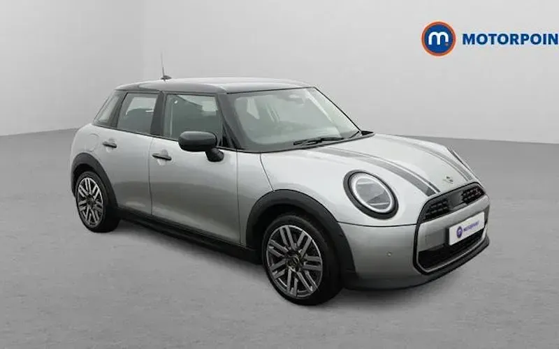 Used Mini Cooper Classic 204 HP (150 kW) 2024 Hatchback