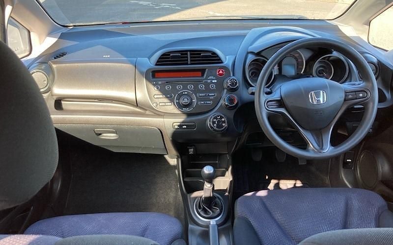 Used Honda Jazz S 90 HP (66 kW) 2015 Hatchback