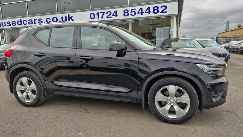 Used Volvo XC40 Momentum 2018 Black SUV