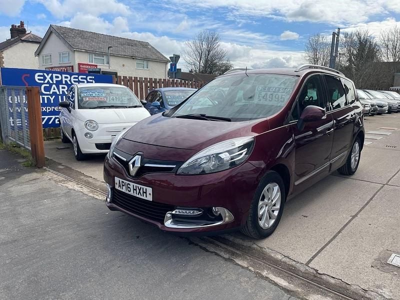 Used Renault Grand Scénic IV Dynamique 2016 Red MPV