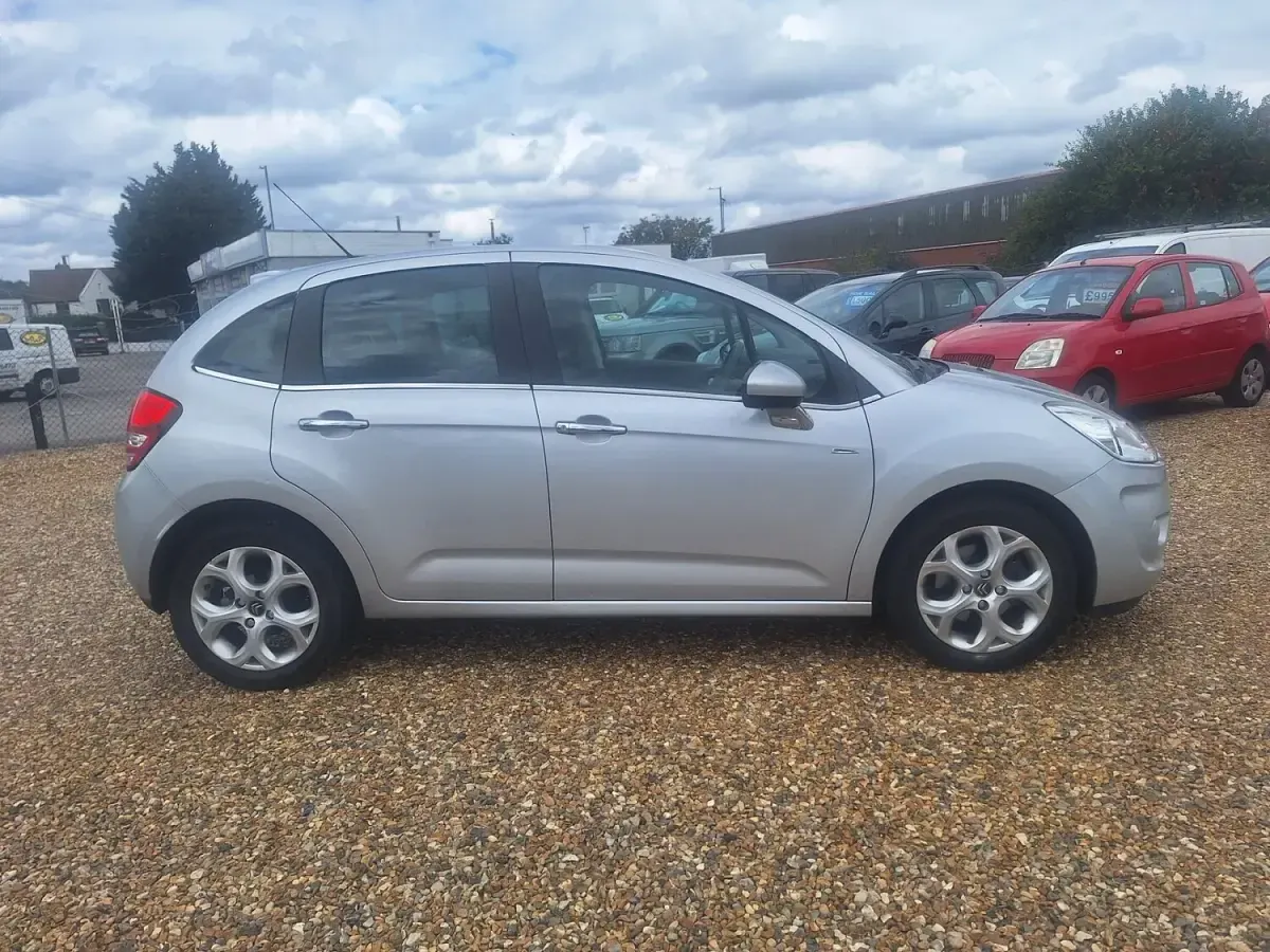 Used Citroën C3 Exclusive 120 HP (88 kW) 2011 Silver Hatchback
