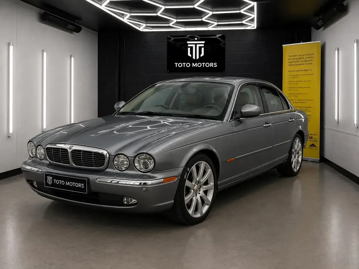 Usado Jaguar XJ8 Sovereign 2006 Cinzento Sedan