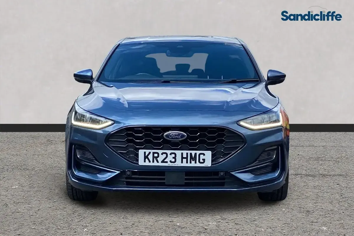 Used Ford Focus ST-Line 125 HP (91 kW) 2023 Blue Estate