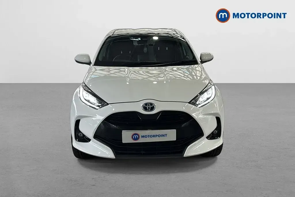 Used Toyota Yaris Design 91 HP (66 kW) 2022 White Hatchback