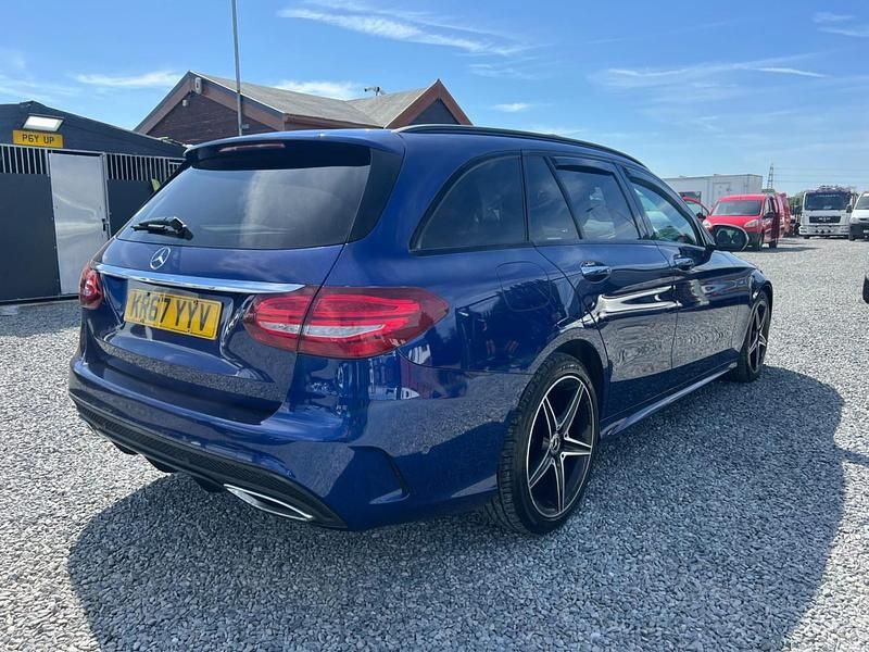 Usado Mercedes C250 AMG Line Premium 204 HP (150 kW) 2017 Azul Carrinha