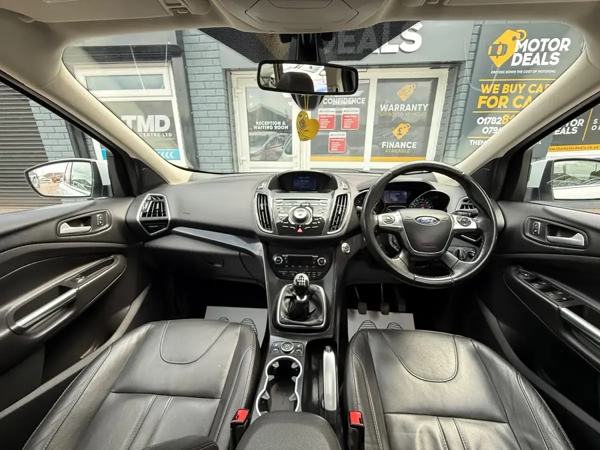 Usado Ford Kuga Titanium X 163 HP (119 kW) 2013 Branco SUV