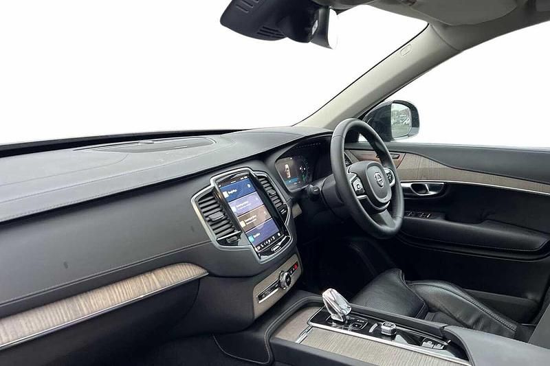 Used Volvo XC90 Plus 250 HP (183 kW) 2022 Denim blue SUV