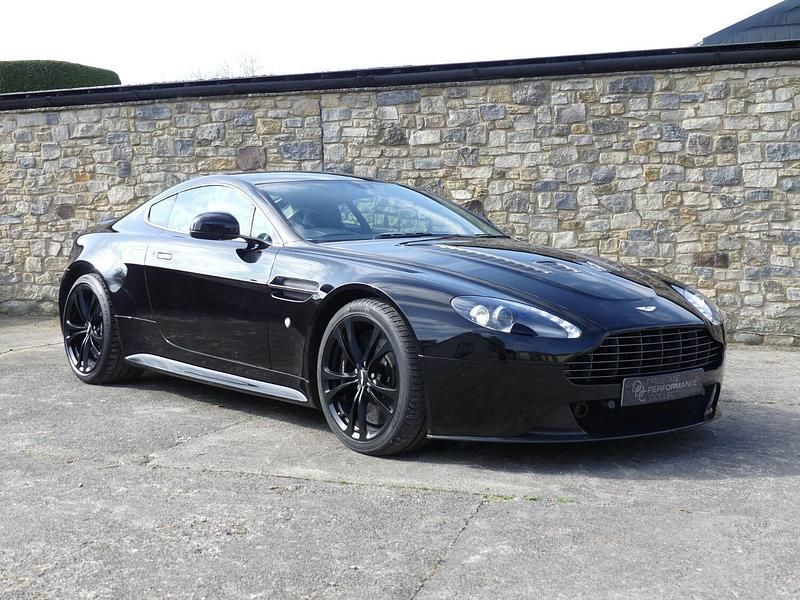 Used Aston Martin V12 Vantage 510 HP (375 kW) 2013 Black Hatchback