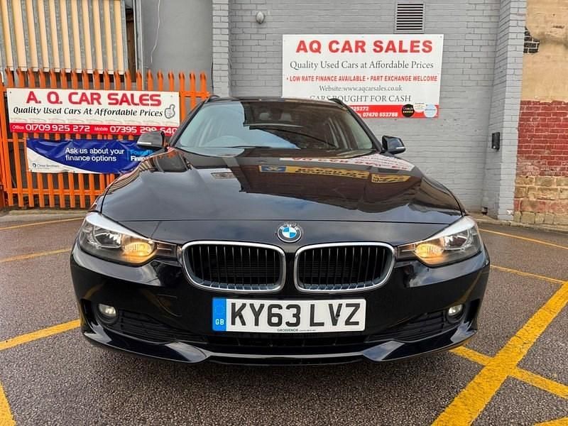 Begagnad BMW 318 2013 Svart Kombi