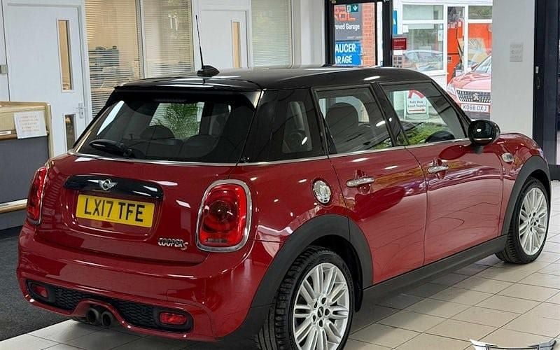 Używany Mini Cooper S Hatch 192 KM (141 kW) 2017 Czerwony Hatchback