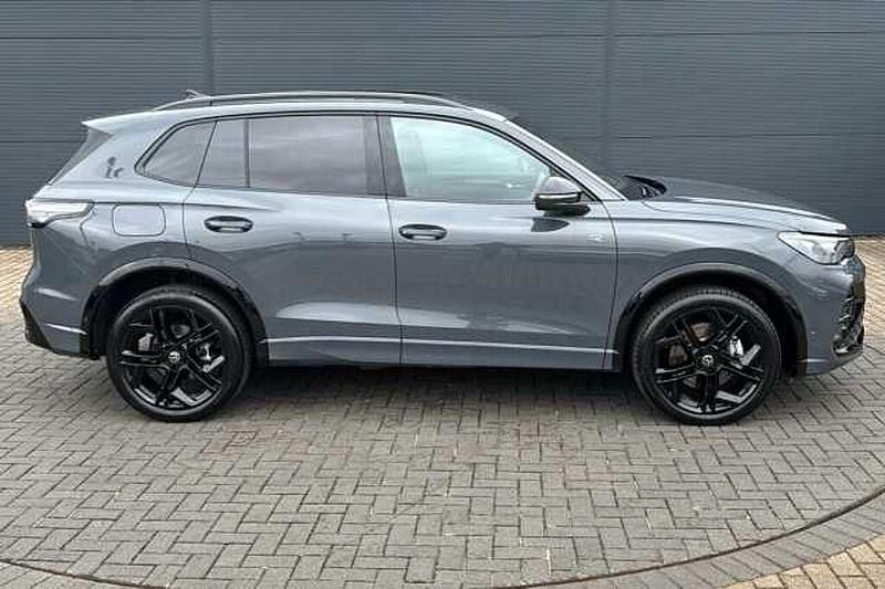 Used VW Tiguan R-line 204 HP (150 kW) 2025 Grey SUV