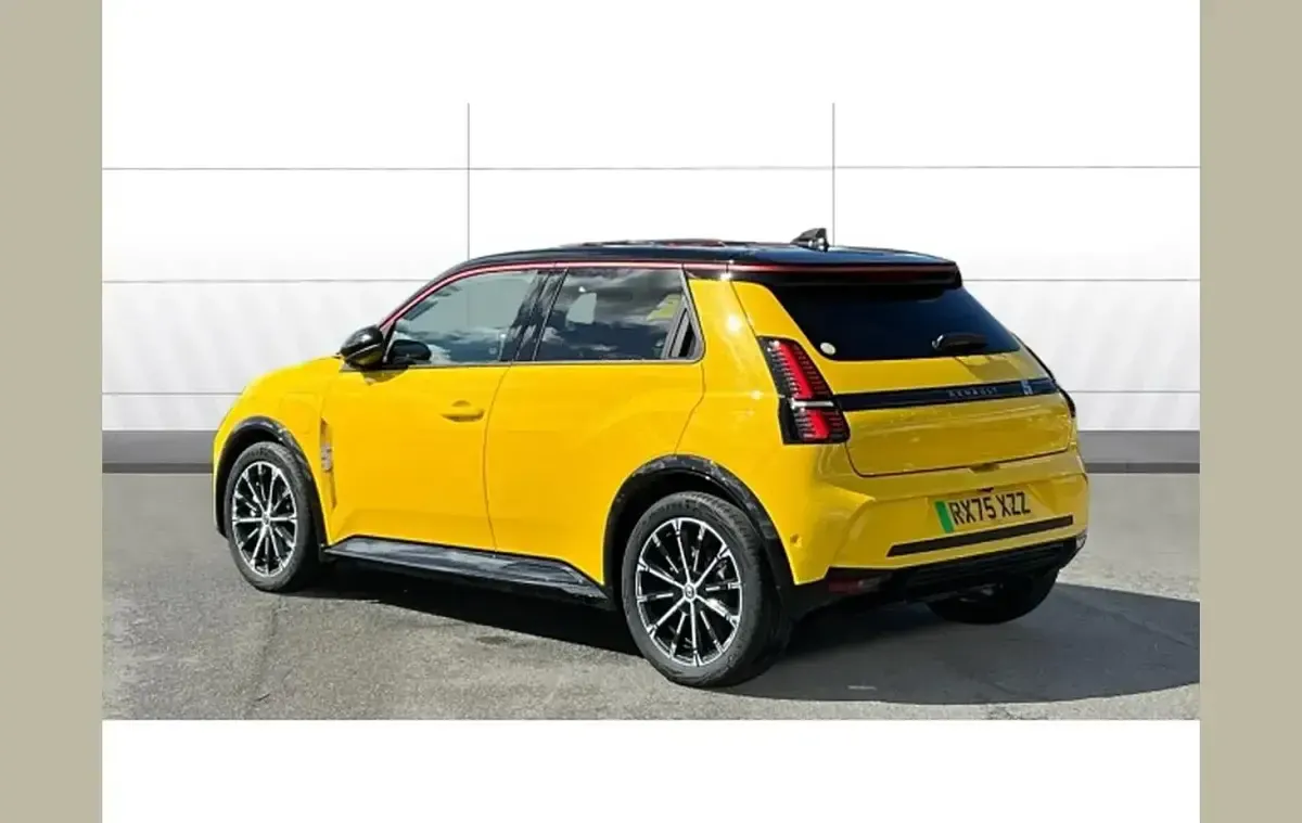 Used Renault R5 Iconic 110 kW (150 HP) 2025 Other Hatchback