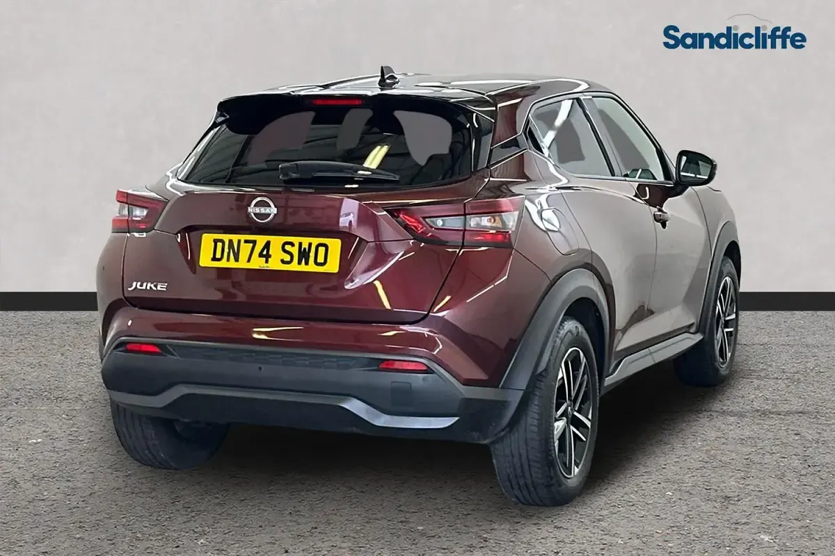 Used Nissan Juke N-Connecta 114 HP (83 kW) 2024 Red SUV