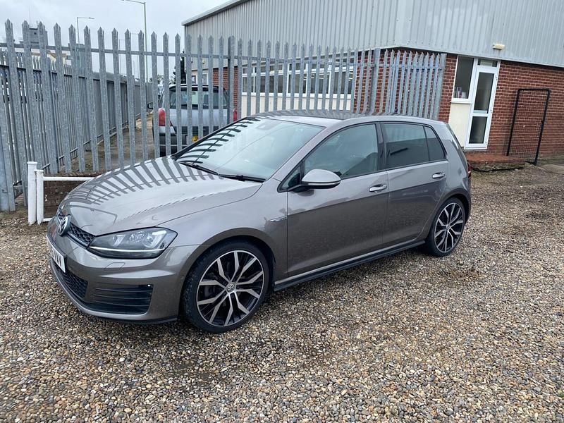 Grey Used 2015 VW Golf VII GTD Hatchback | £12,995 (Expensive) - Image 1/4