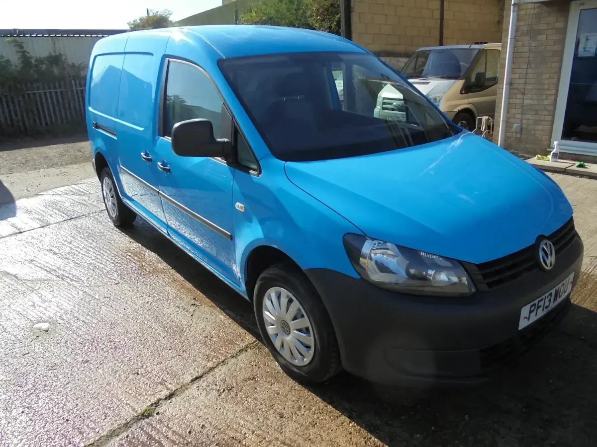 Used VW Caddy Maxi Startline 102 HP (75 kW) 2013 Blue MPV
