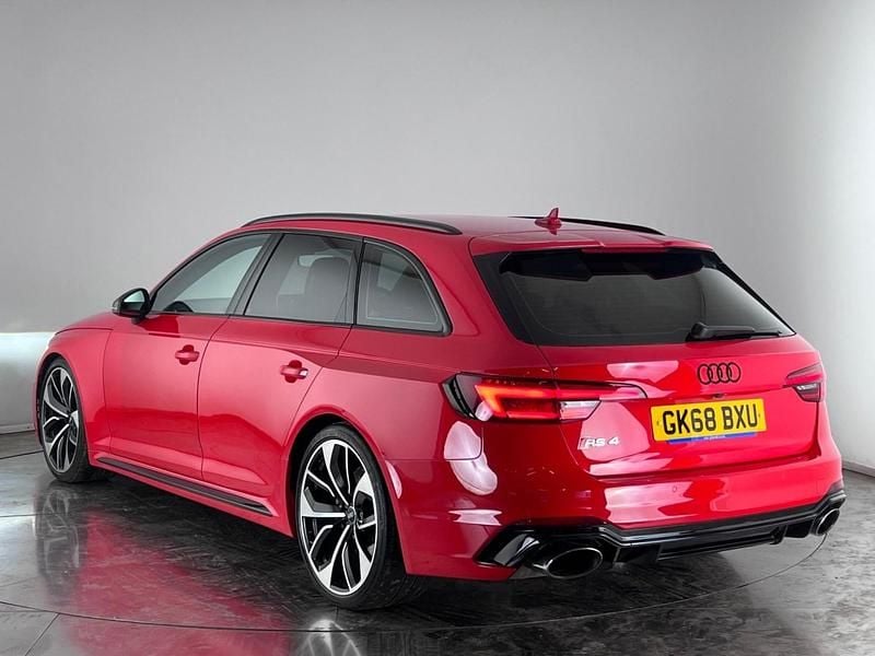 Used Audi RS4 Design 451 HP (331 kW) 2018 Red Estate