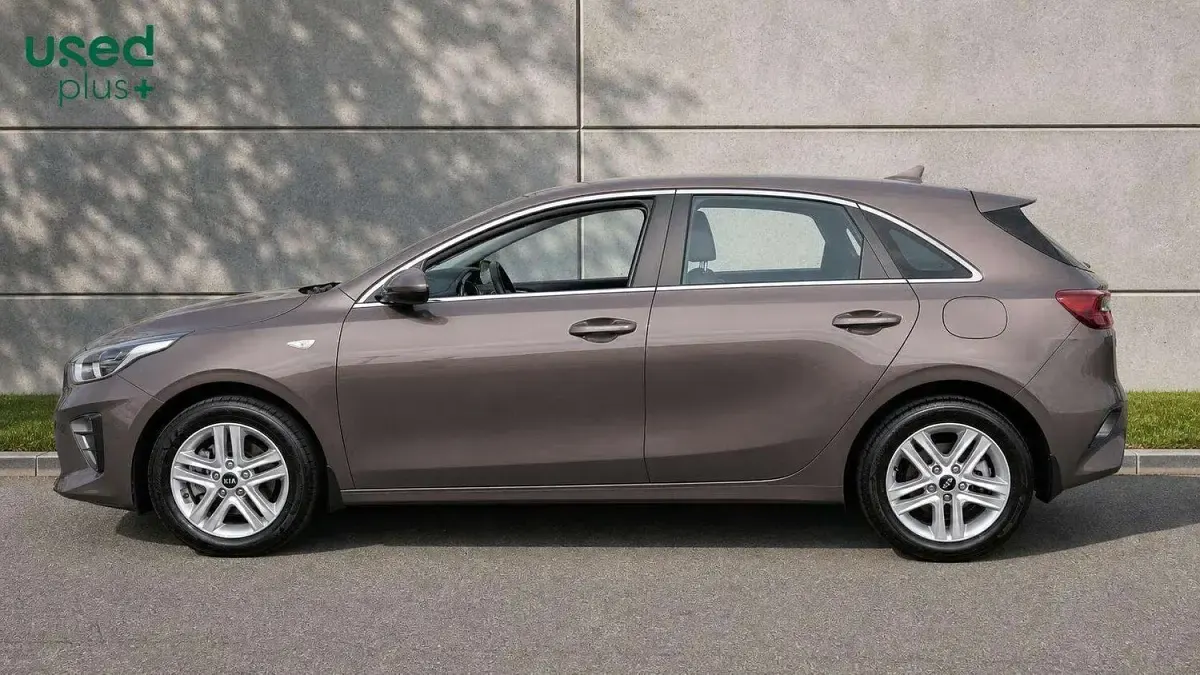 Used Kia Ceed 118 HP (86 kW) 2021 Brown Hatchback