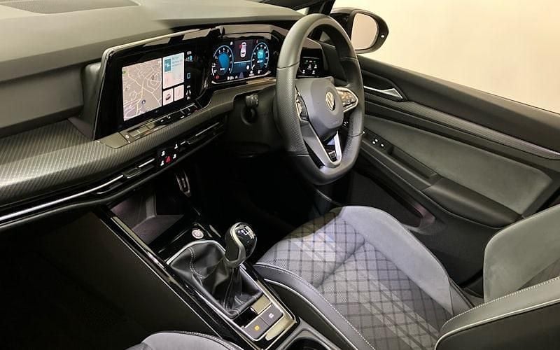 Used VW Golf VIII R-line 150 HP (110 kW) 2024 Hatchback