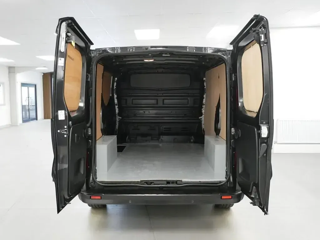 Used Renault Trafic 170 HP (125 kW) 2025 Black
