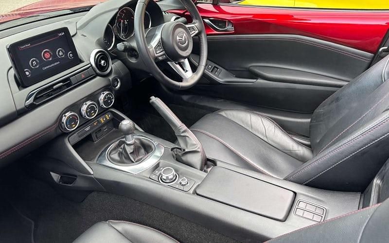 Used Mazda MX5 Inclusive 184 HP (135 kW) 2018 Red Cabriolet
