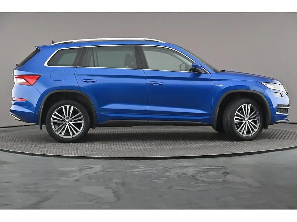 Used Skoda Kodiaq LAURIN & KLEMENT 150 HP (110 kW) 2021 Race blue metallic SUV