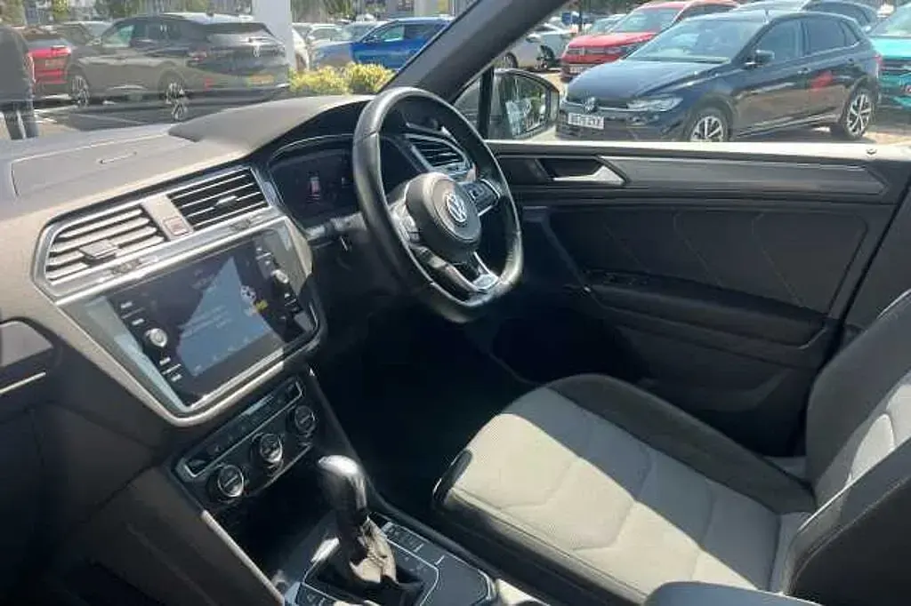 Used VW Tiguan Allspace R-line 150 HP (110 kW) 2019 Grey SUV