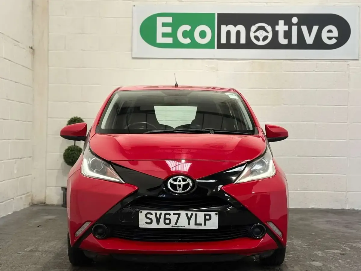 Used Toyota Aygo X-play 69 HP (50 kW) 2017 Red Hatchback