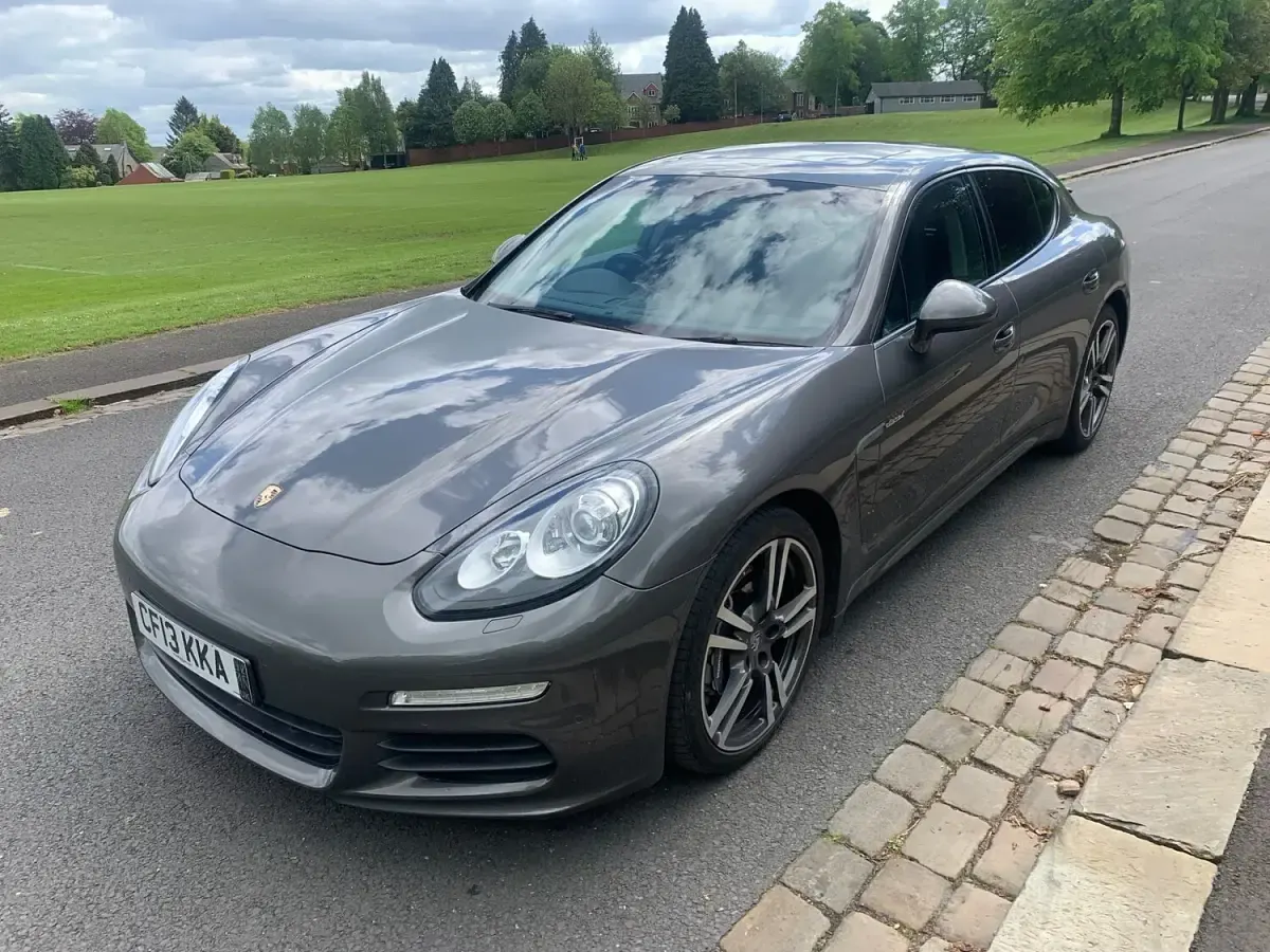 Used Porsche Panamera 300 HP (220 kW) 2013 Grey Hatchback