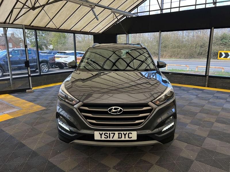 Used Hyundai Tucson SE 141 HP (103 kW) 2017 Grey SUV