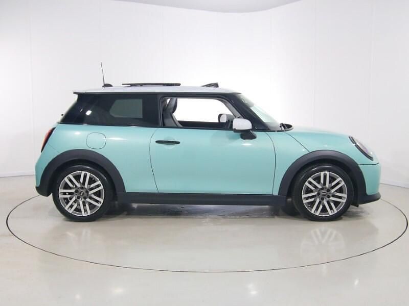 Used Mini Cooper Classic 204 HP (150 kW) 2024 Green Hatchback
