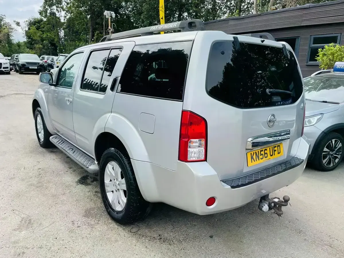 Used Nissan Pathfinder 171 HP (125 kW) 2006 Silver SUV