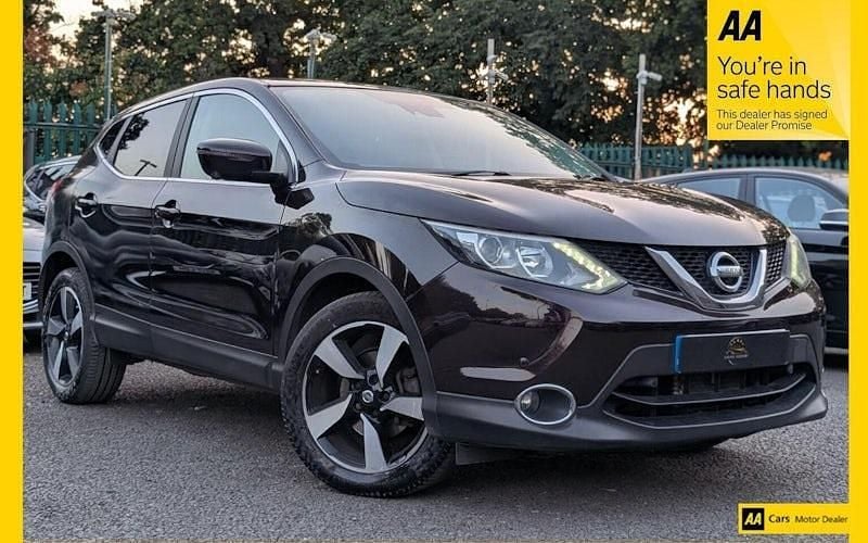 Black Used 2015 Nissan Qashqai N-TEC SUV | £9,988 (Fair price) - Image 1/3
