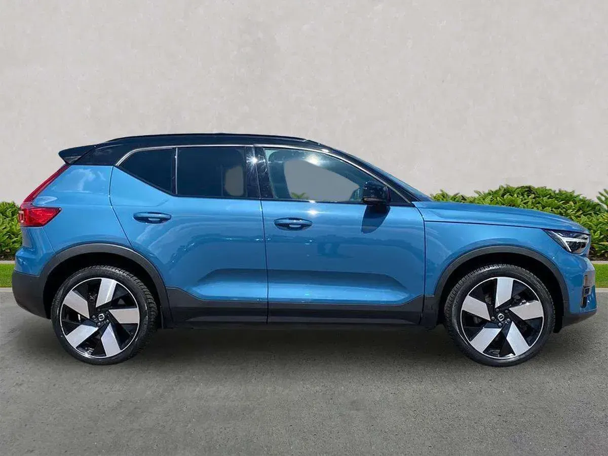 Used Volvo XC40 Ultimate 175 kW (238 HP) 2023 Blue SUV