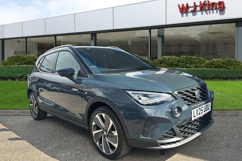 Solid fiord blue New 2025 Seat Arona FR Sport SUV | £19,995 (A bit pricey) - Image 1/3
