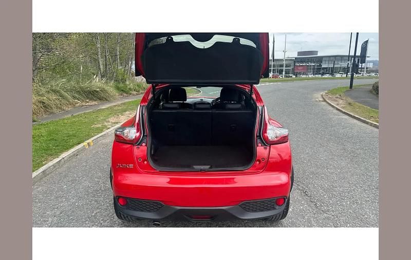 Used Nissan Juke N-Connecta 110 HP (80 kW) 2016 Red SUV