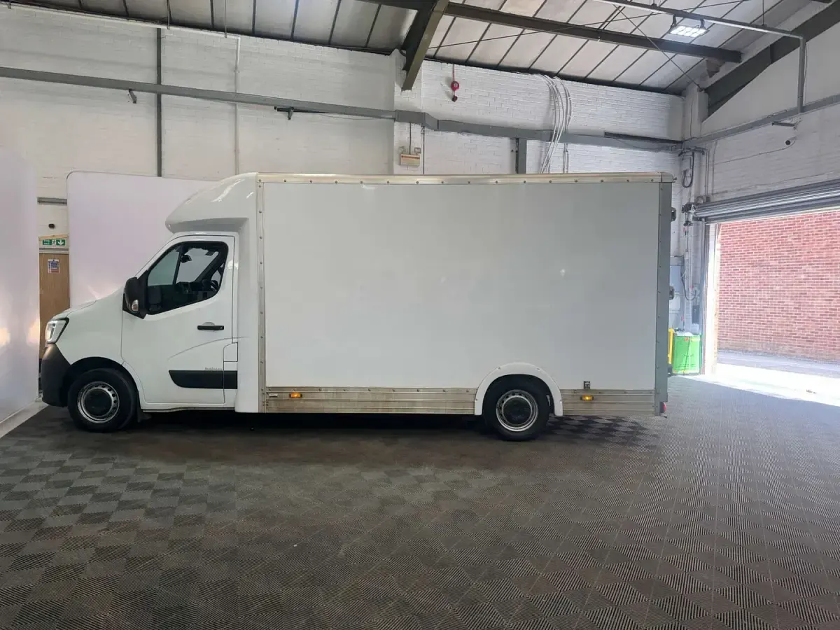 Used Renault Master Business 2023 White MPV