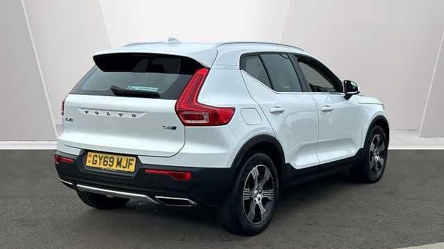 Used Volvo XC40 Inscription 188 HP (138 kW) 2019 White SUV