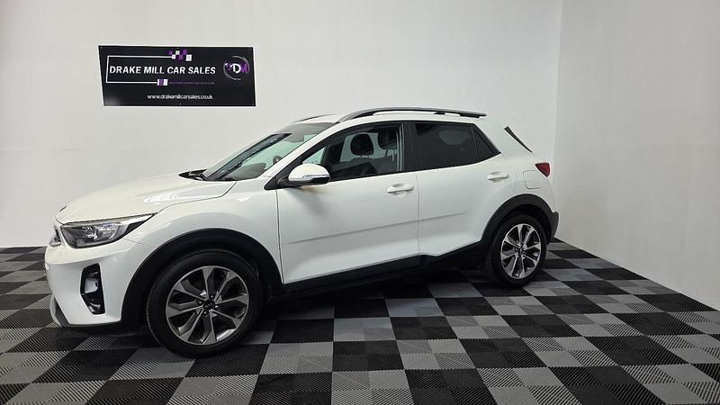 White Used 2019 Kia Stonic 3 SUV | £9,499 (Fair price) - Image 1/4