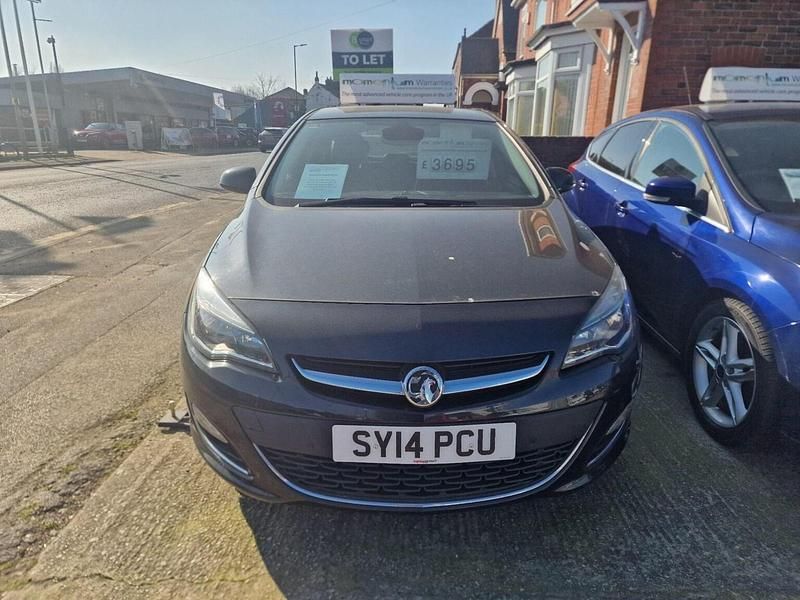 Used Vauxhall Astra Elite 115 HP (84 kW) 2014 Black Hatchback