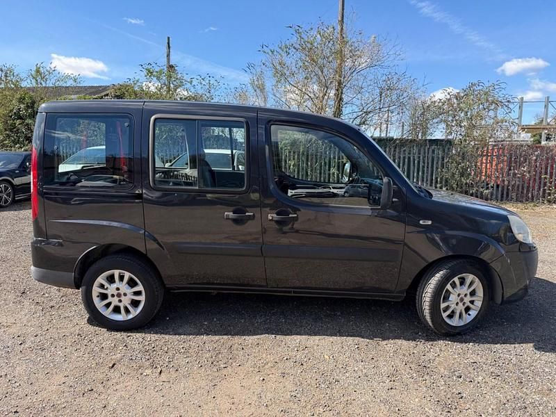 Używany Fiat Doblò Dynamic 77 KM (56 kW) 2008 Czarny Minivan