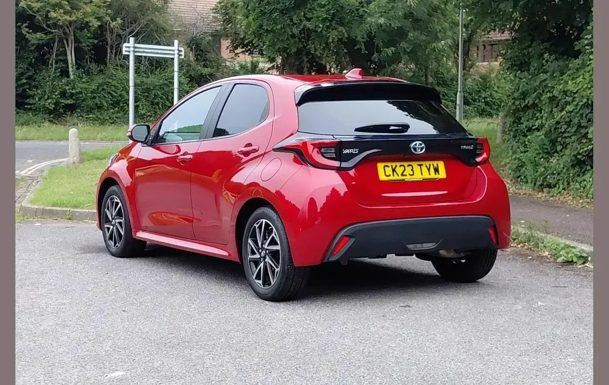 Used Toyota Yaris Design 116 HP (85 kW) 2023 Red Hatchback