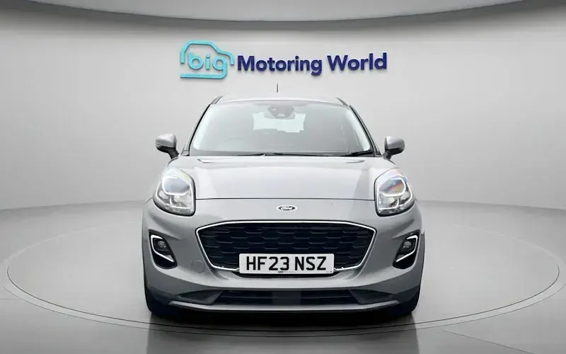 Käytetty Ford Puma Titanium 155 HP (114 kW) 2023 Hopea Katumaasturi
